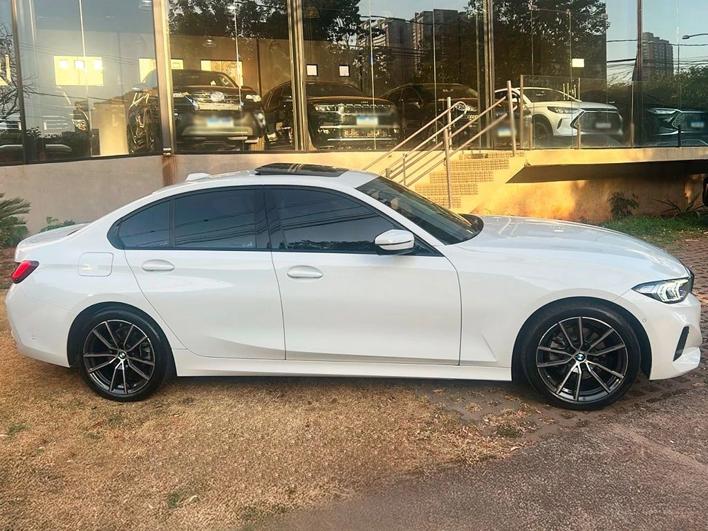 BMW 320I