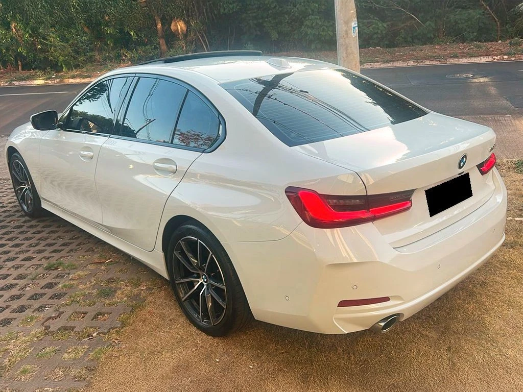 BMW 320I
