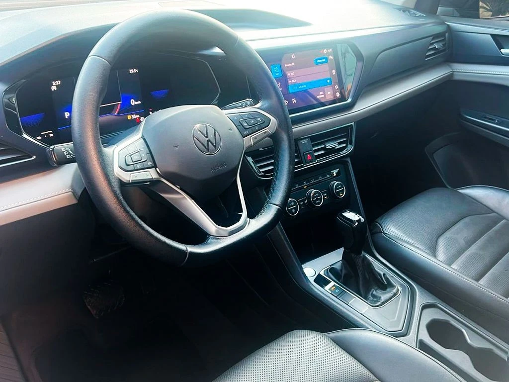 VOLKSWAGEN TAOS