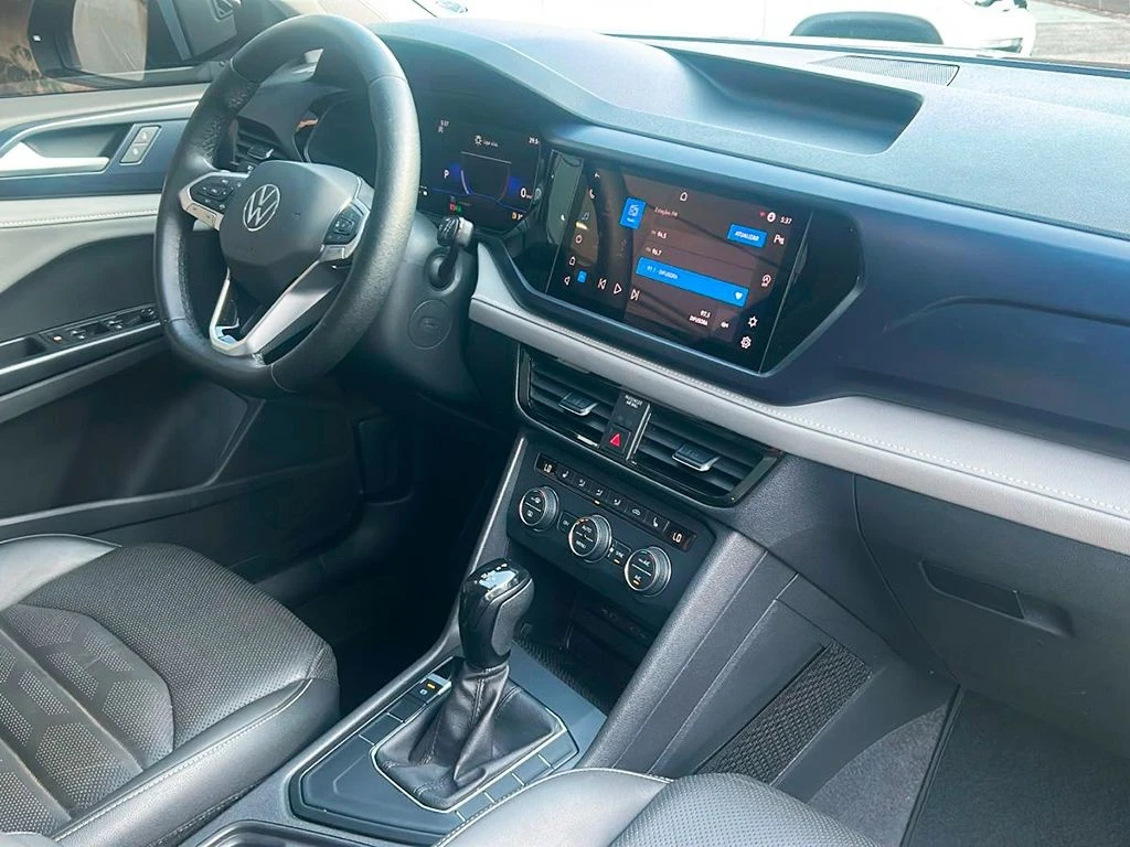VOLKSWAGEN TAOS