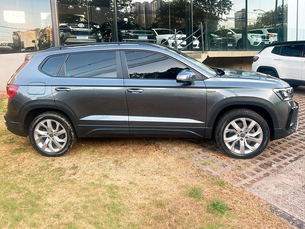 VOLKSWAGEN TAOS
