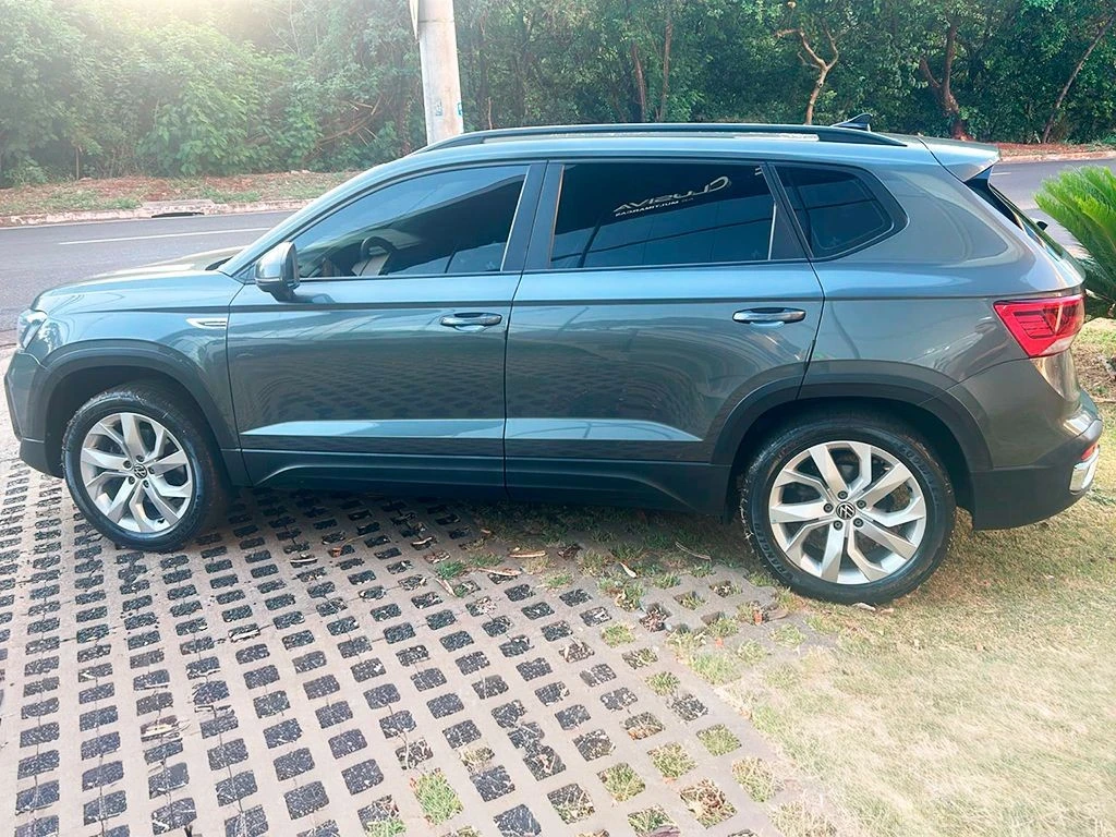 VOLKSWAGEN TAOS