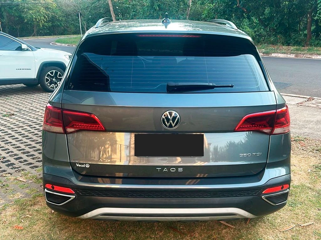 VOLKSWAGEN TAOS