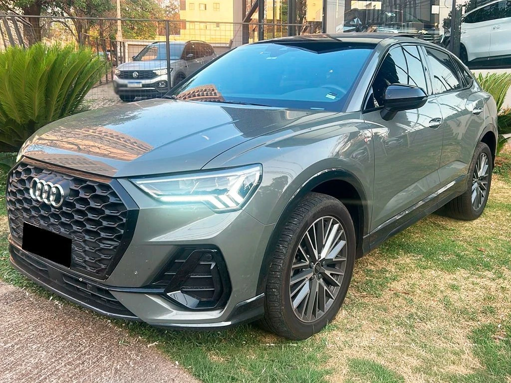 AUDI Q3