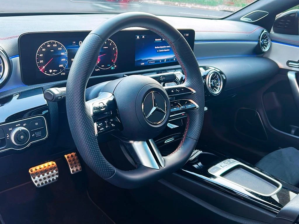 MERCEDES-BENZ CLA 200