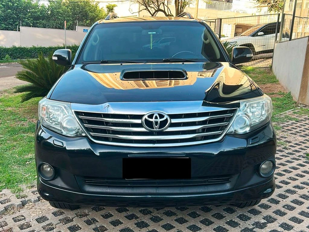 TOYOTA HILUX SW4