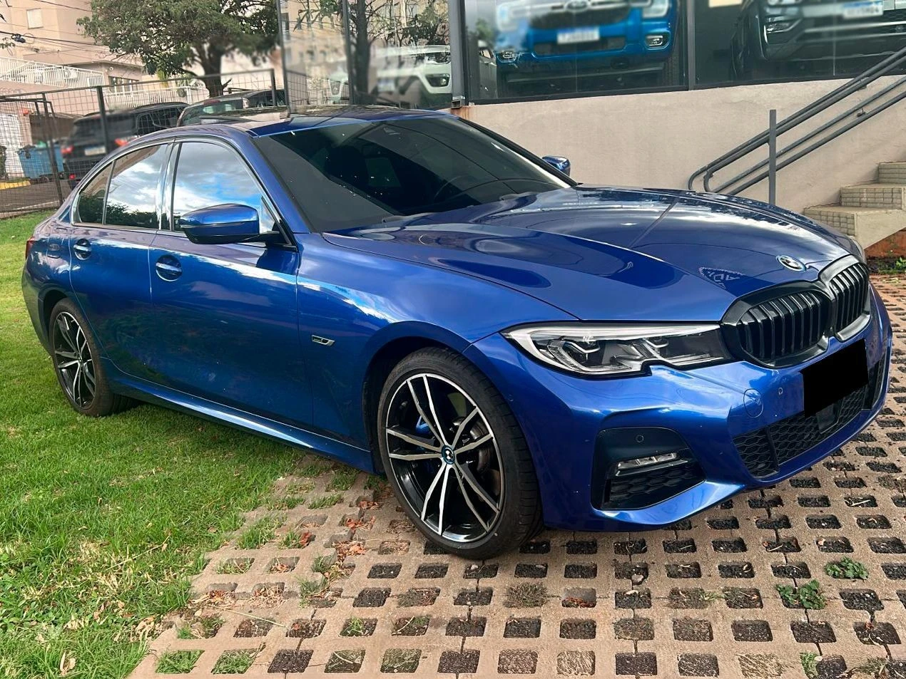 BMW 330e