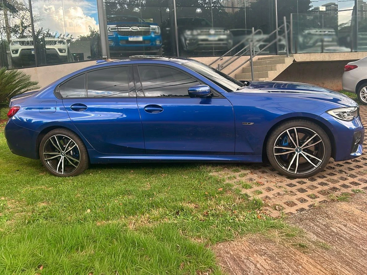 BMW 330e