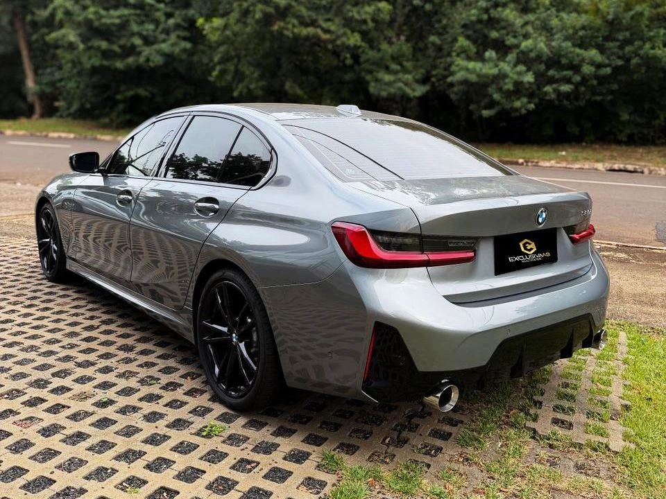 BMW 320i