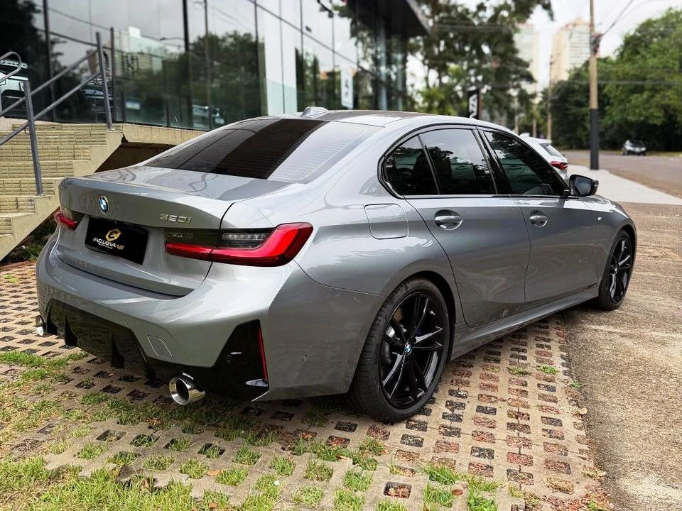BMW 320i