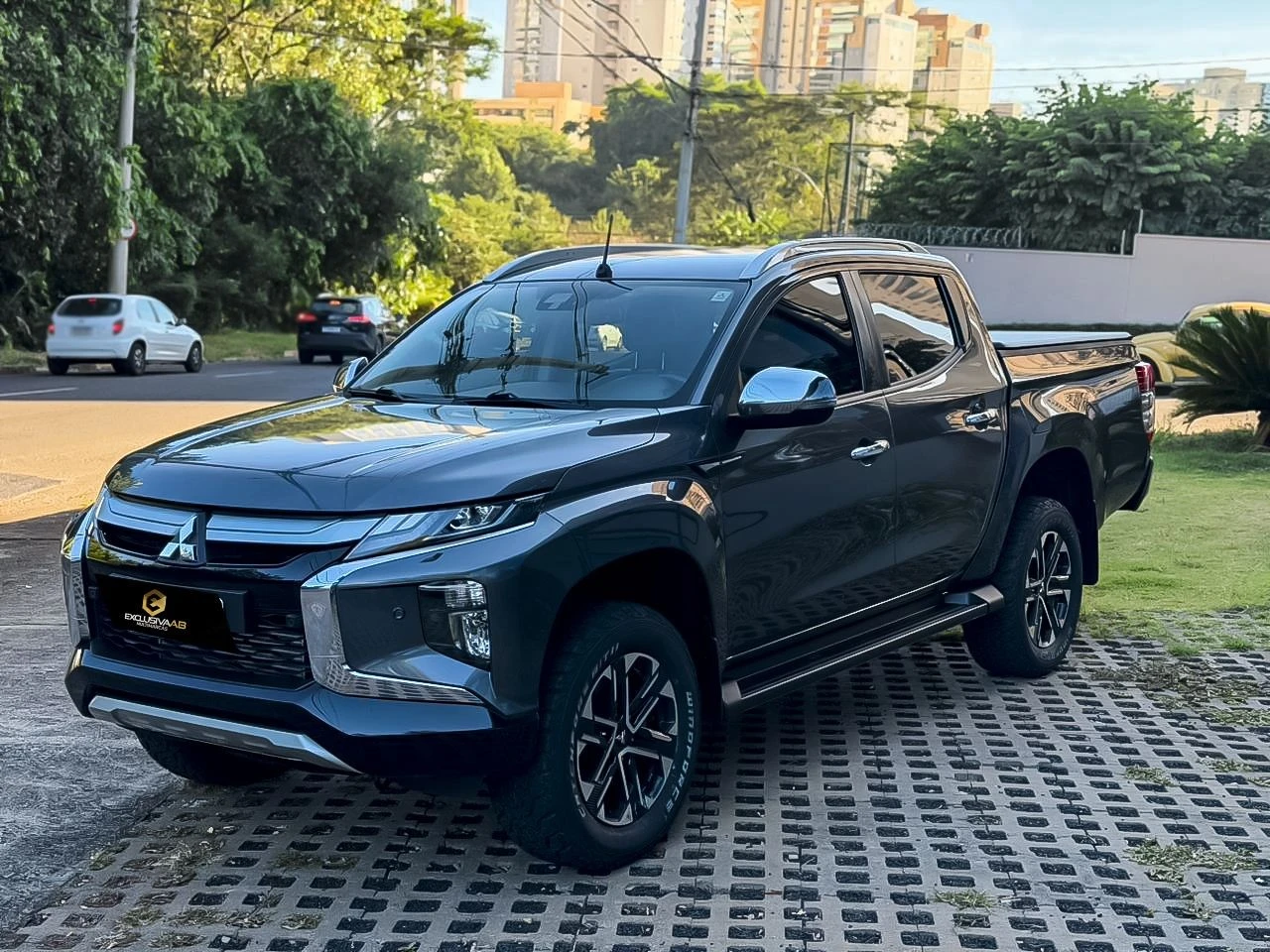 MITSUBISHI L200 TRITON