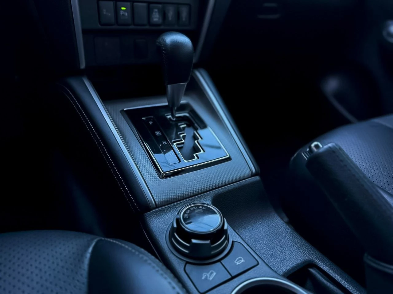 MITSUBISHI L200 TRITON