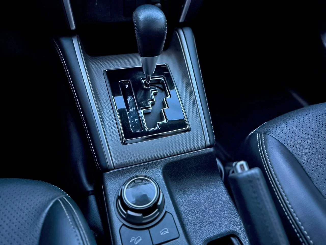 MITSUBISHI L200 TRITON