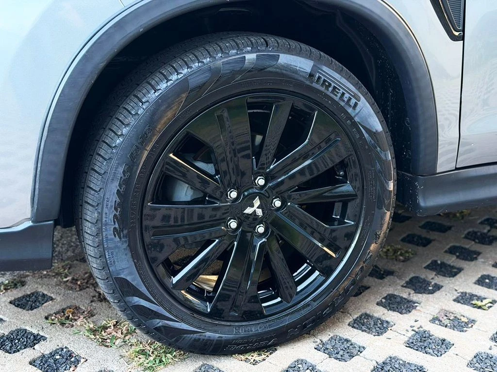 MITSUBISHI OUTLANDER SPORT