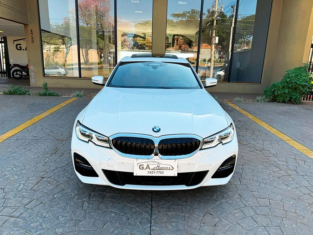 BMW 330i