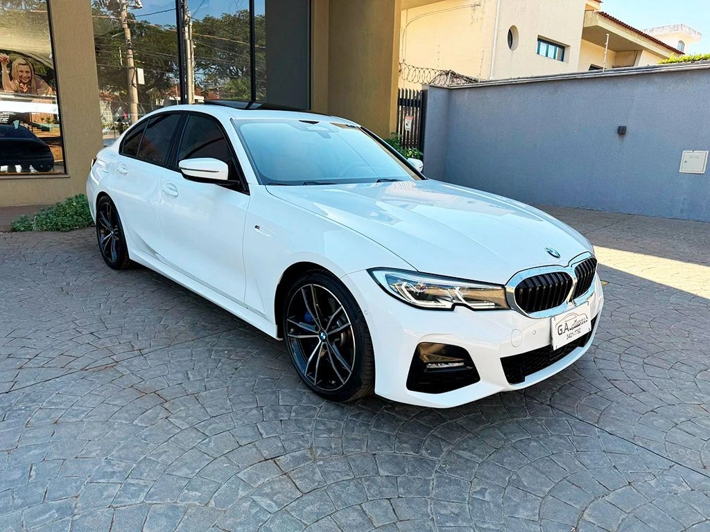 BMW 330i