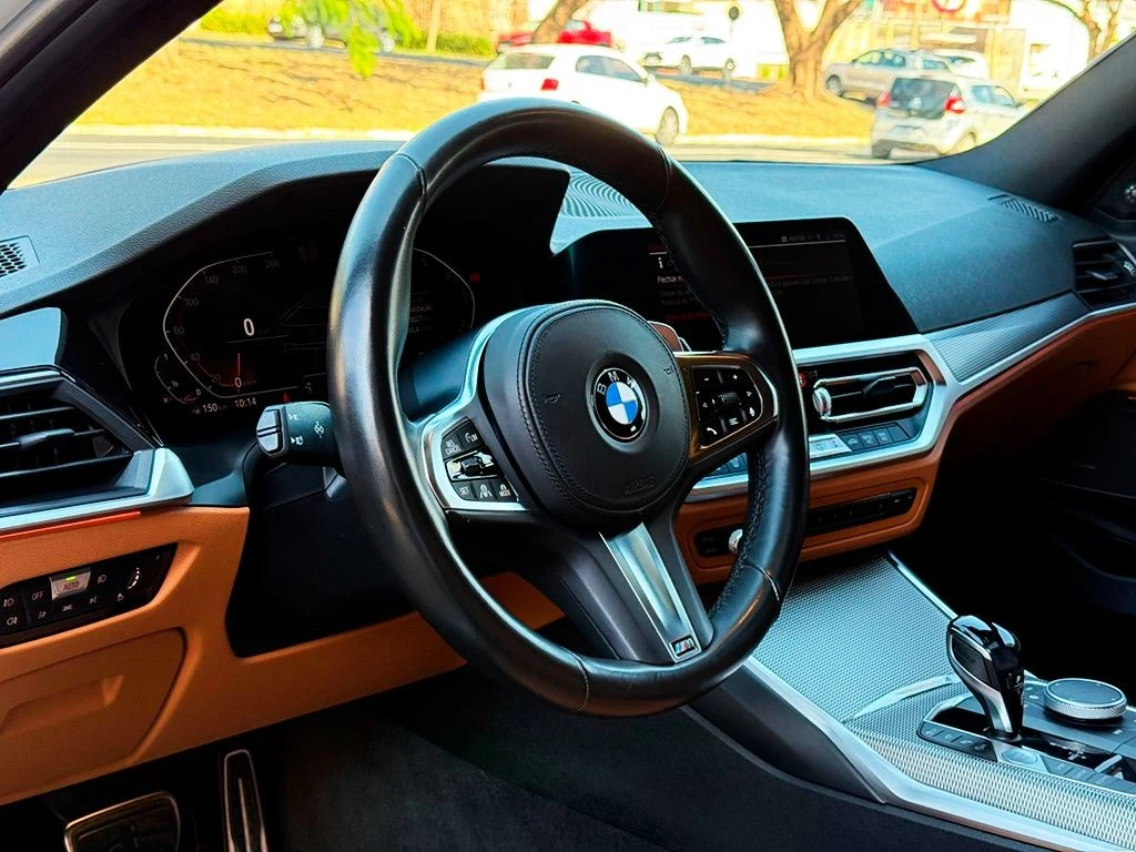 BMW 330i