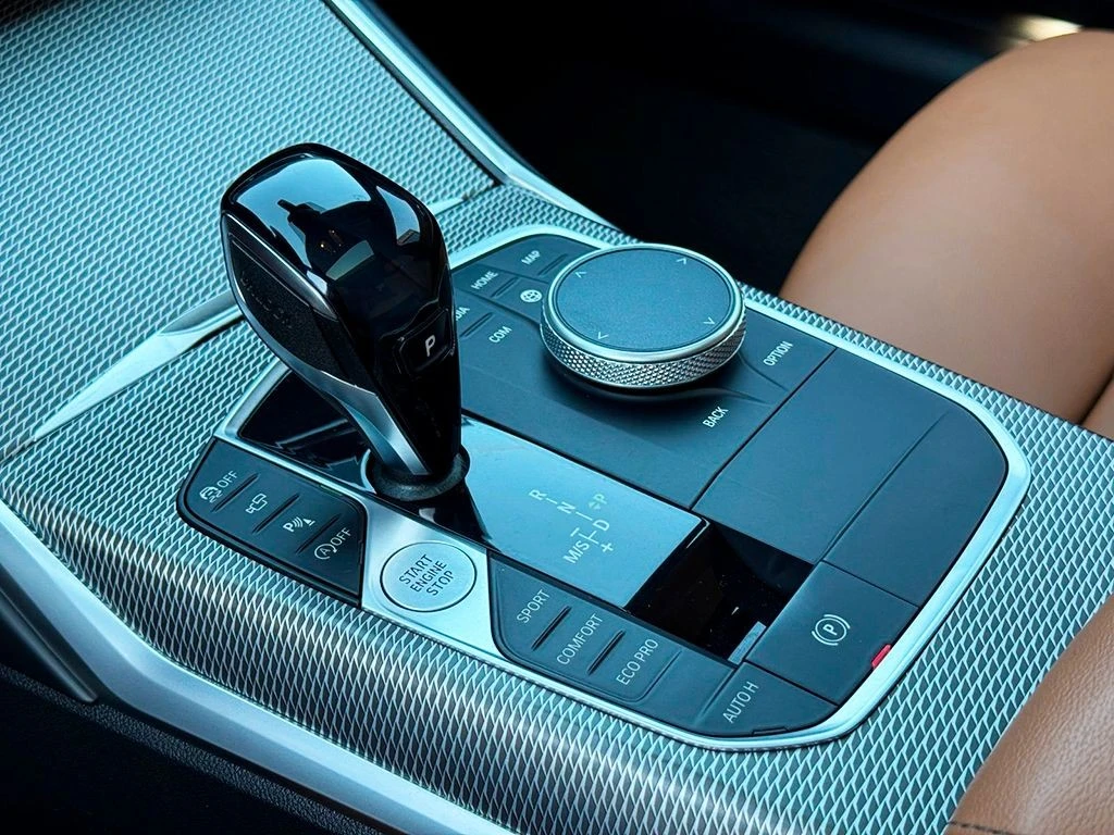 BMW 330i