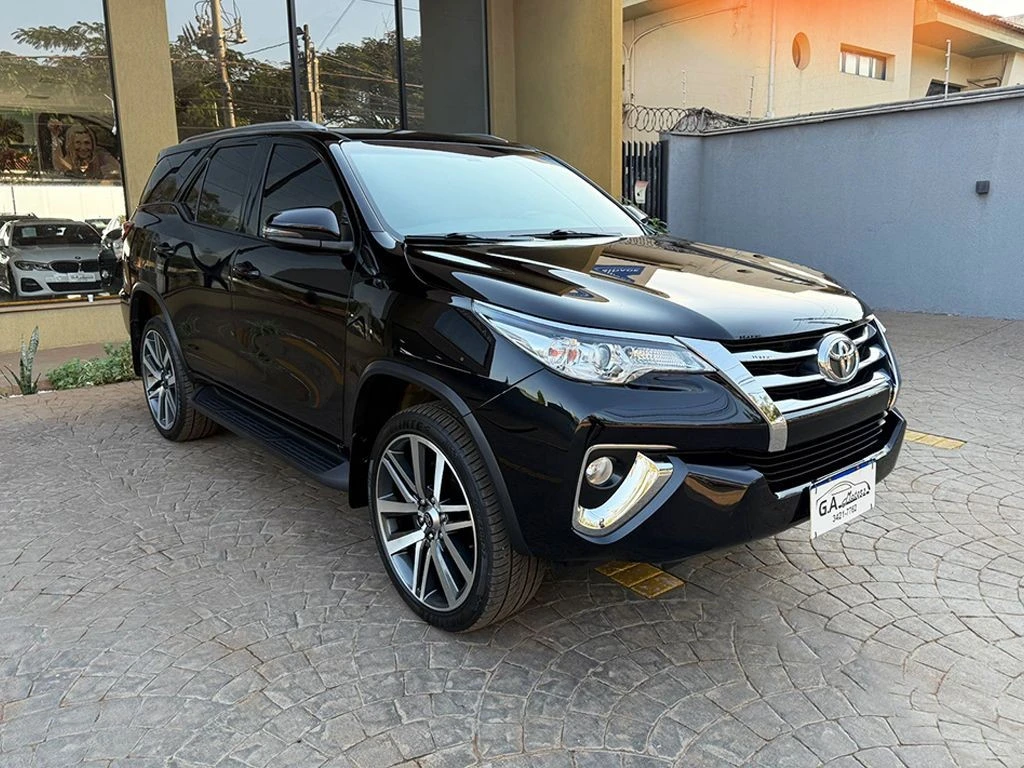 TOYOTA HILUX SW4