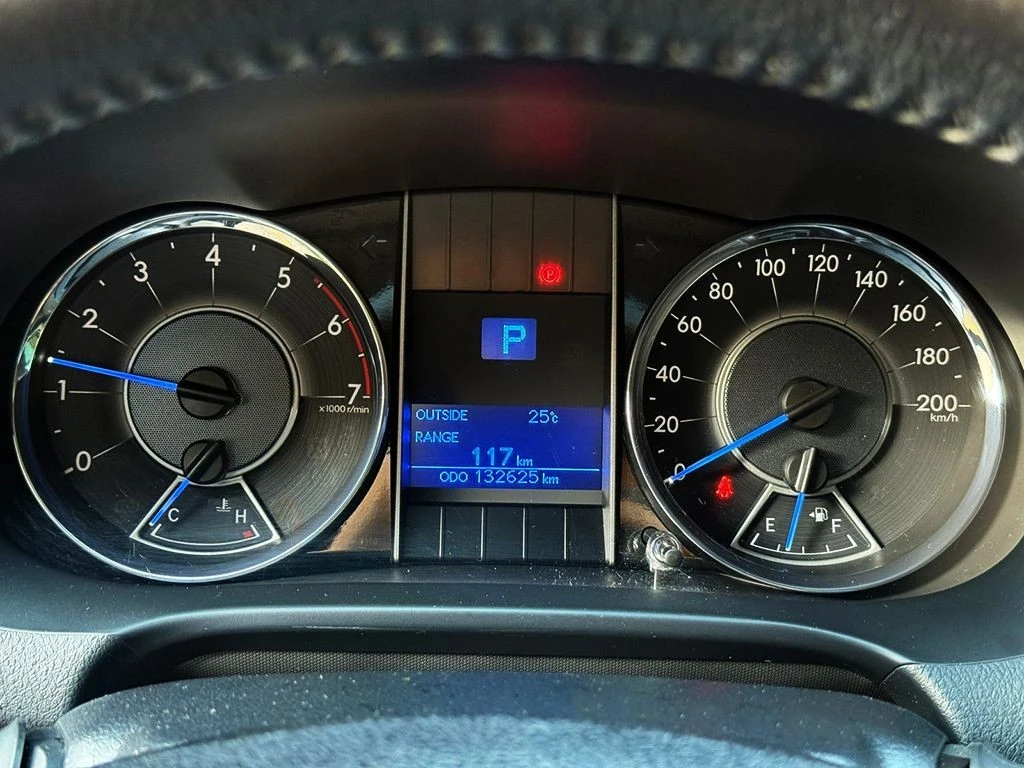 TOYOTA HILUX SW4