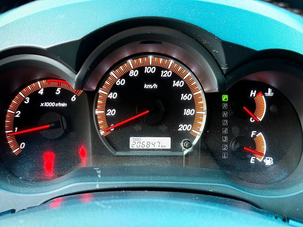 TOYOTA HILUX