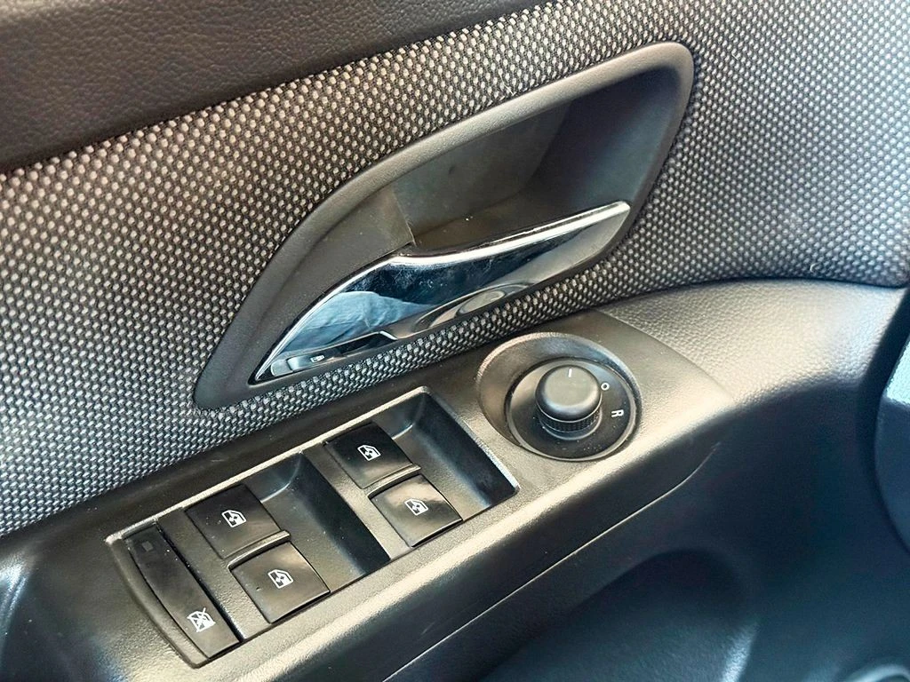 CHEVROLET CRUZE