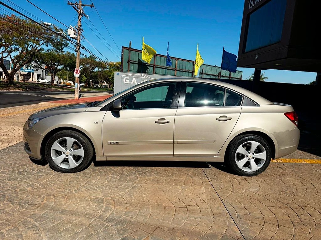 CHEVROLET CRUZE