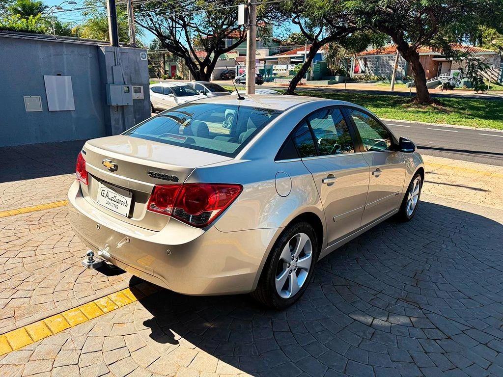 CHEVROLET CRUZE