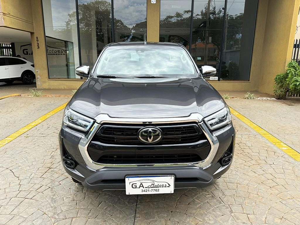 TOYOTA HILUX