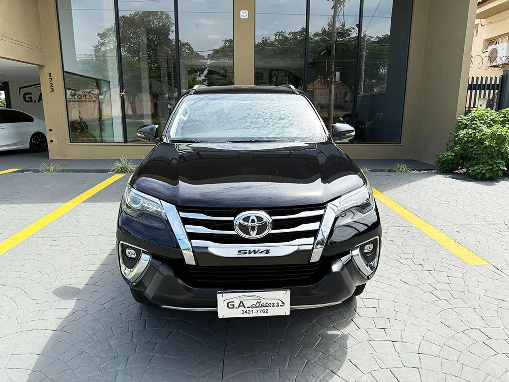 TOYOTA HILUX SW4