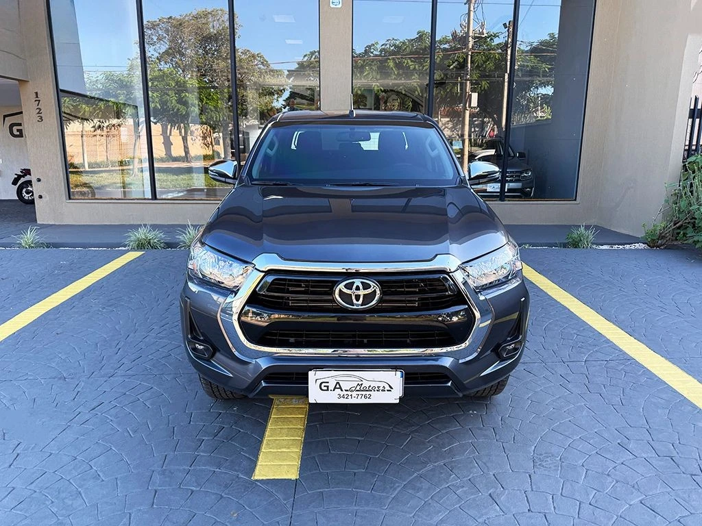 TOYOTA HILUX