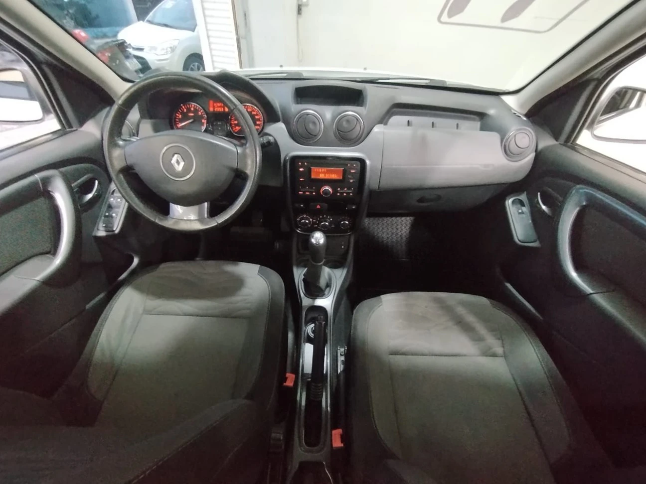 RENAULT DUSTER