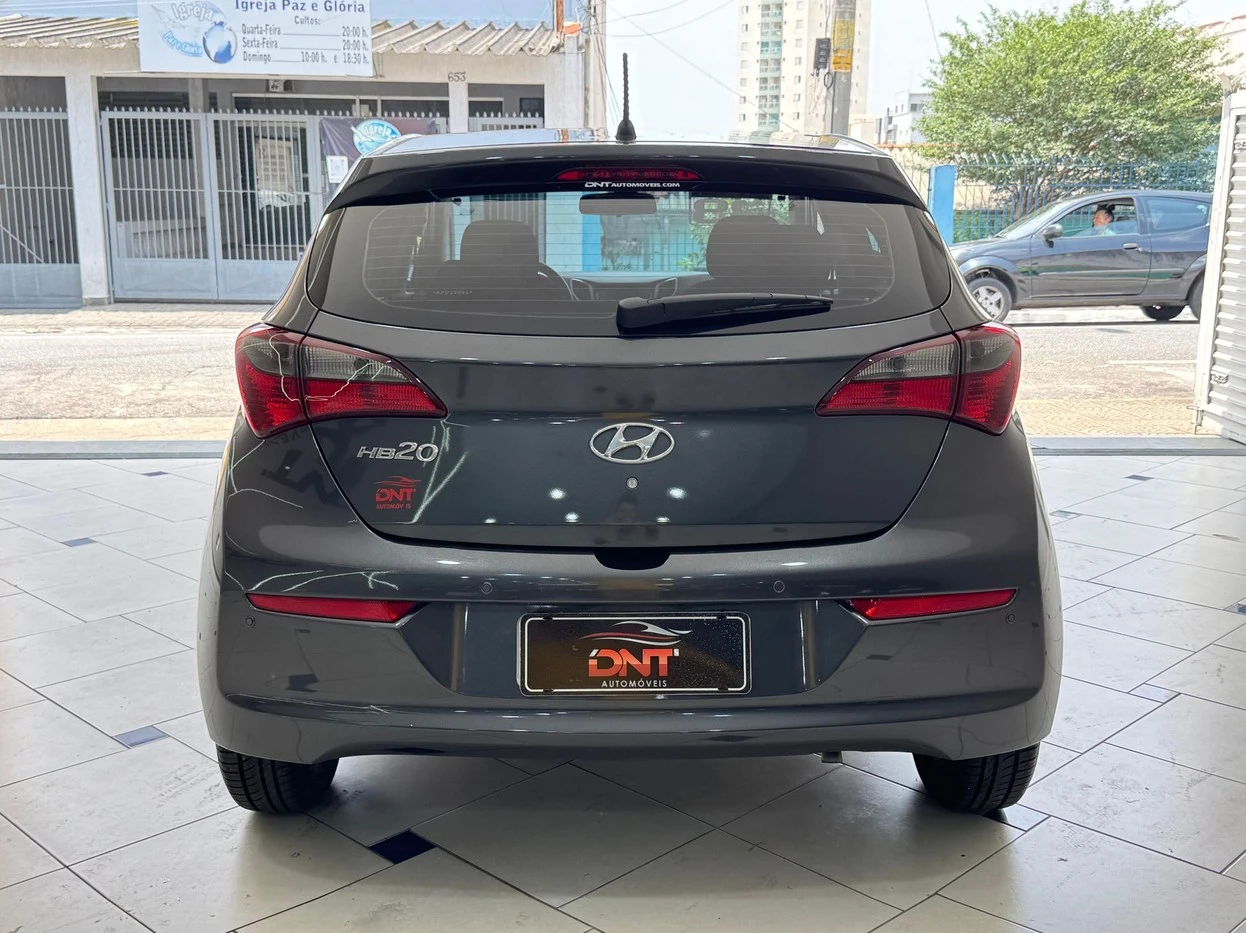 HYUNDAI HB20