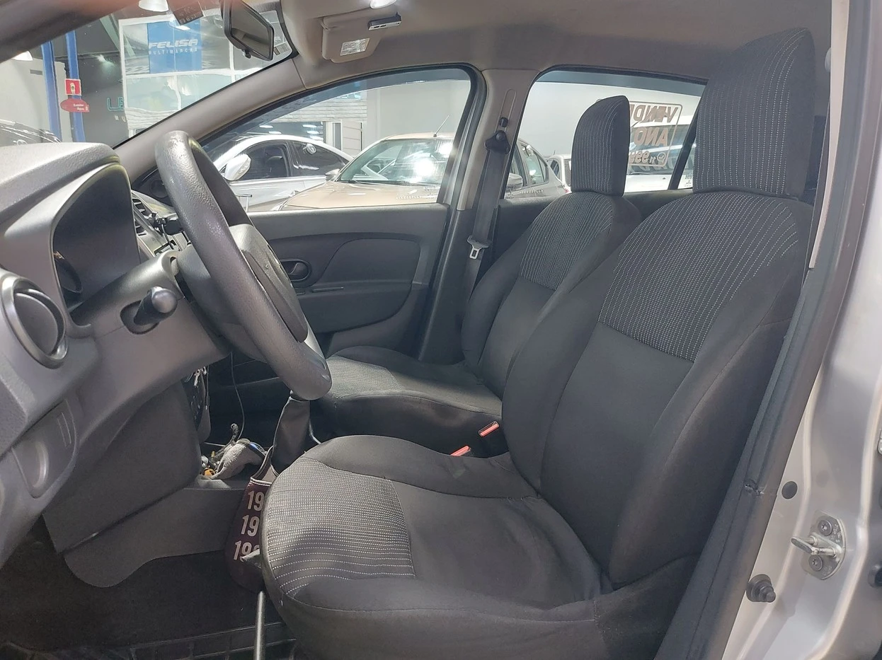 RENAULT SANDERO