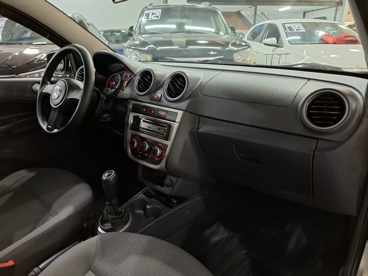 VOLKSWAGEN VOYAGE