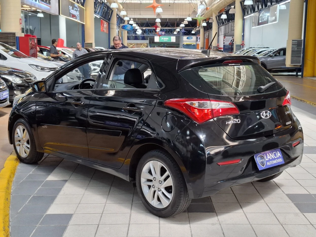 HYUNDAI HB20