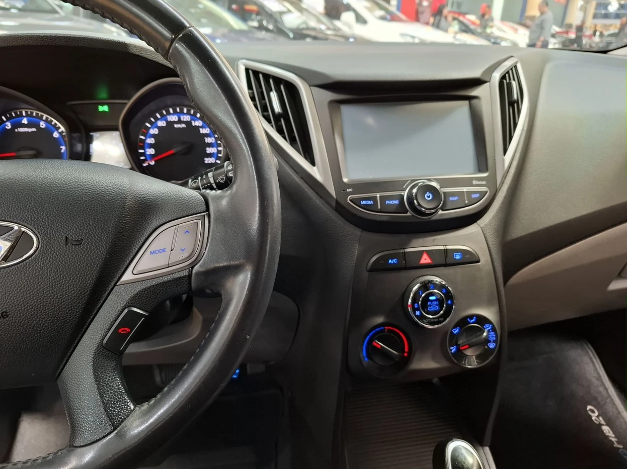 HYUNDAI HB20
