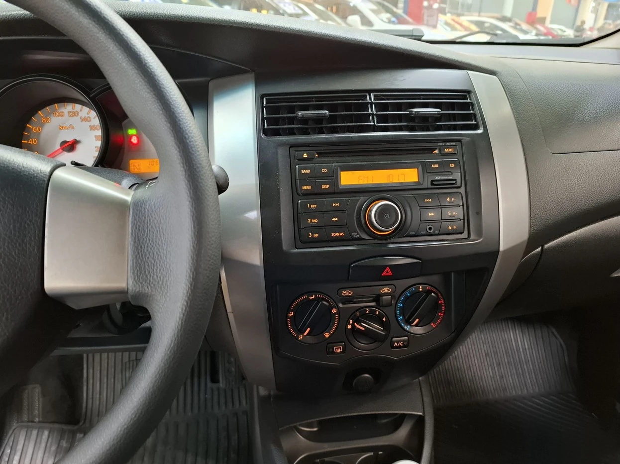 NISSAN LIVINA