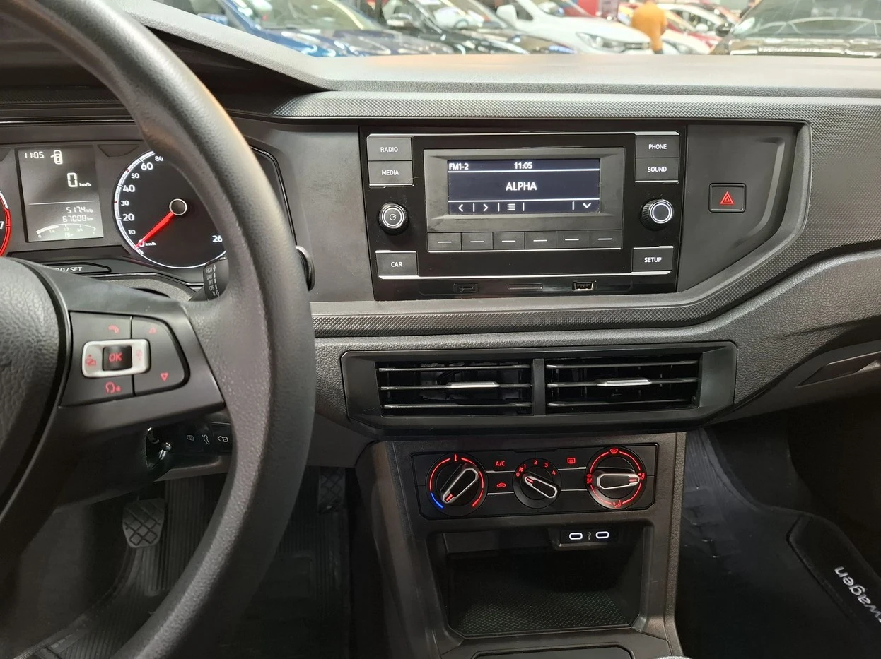 VOLKSWAGEN POLO