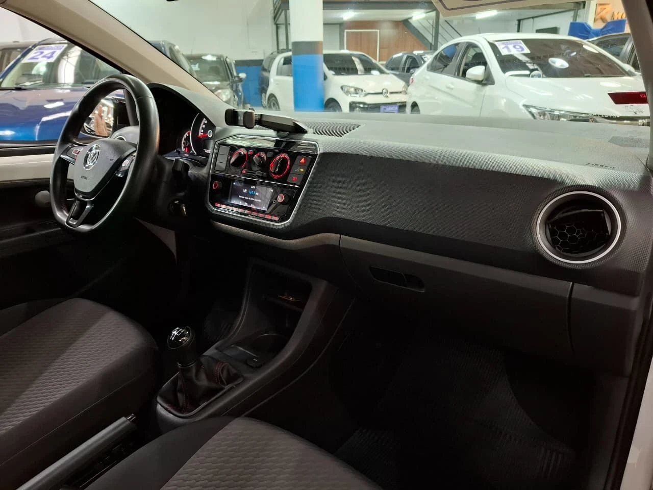 VOLKSWAGEN UP