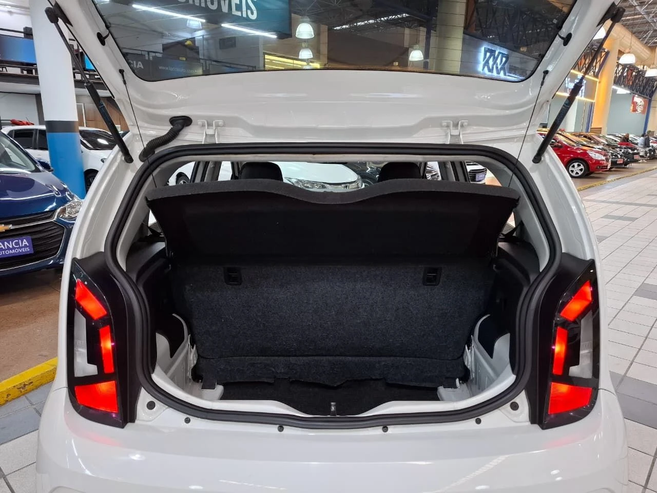 VOLKSWAGEN UP