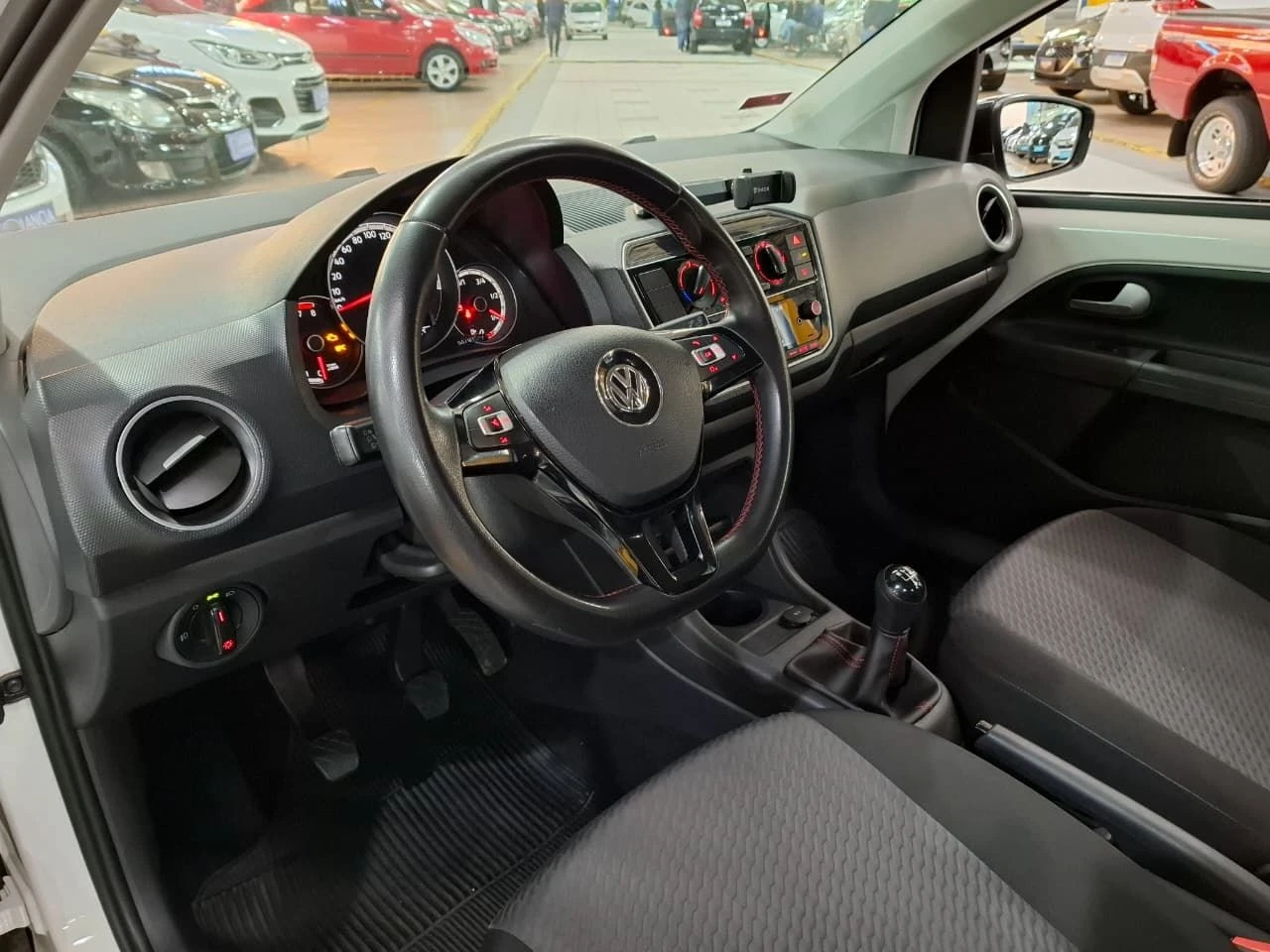 VOLKSWAGEN UP