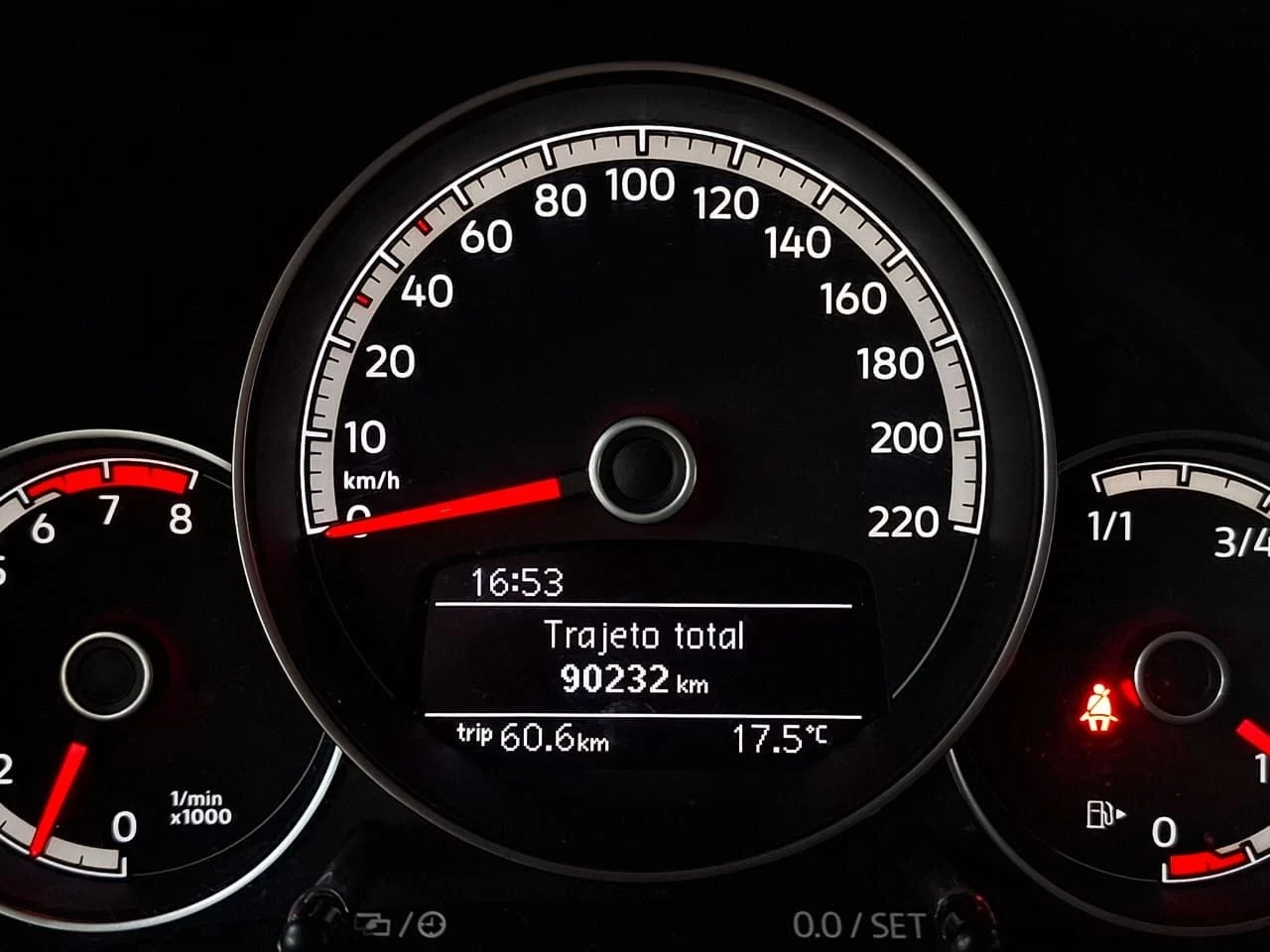 VOLKSWAGEN UP