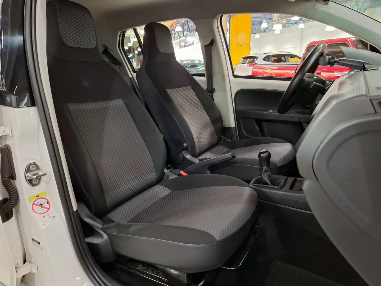 VOLKSWAGEN UP