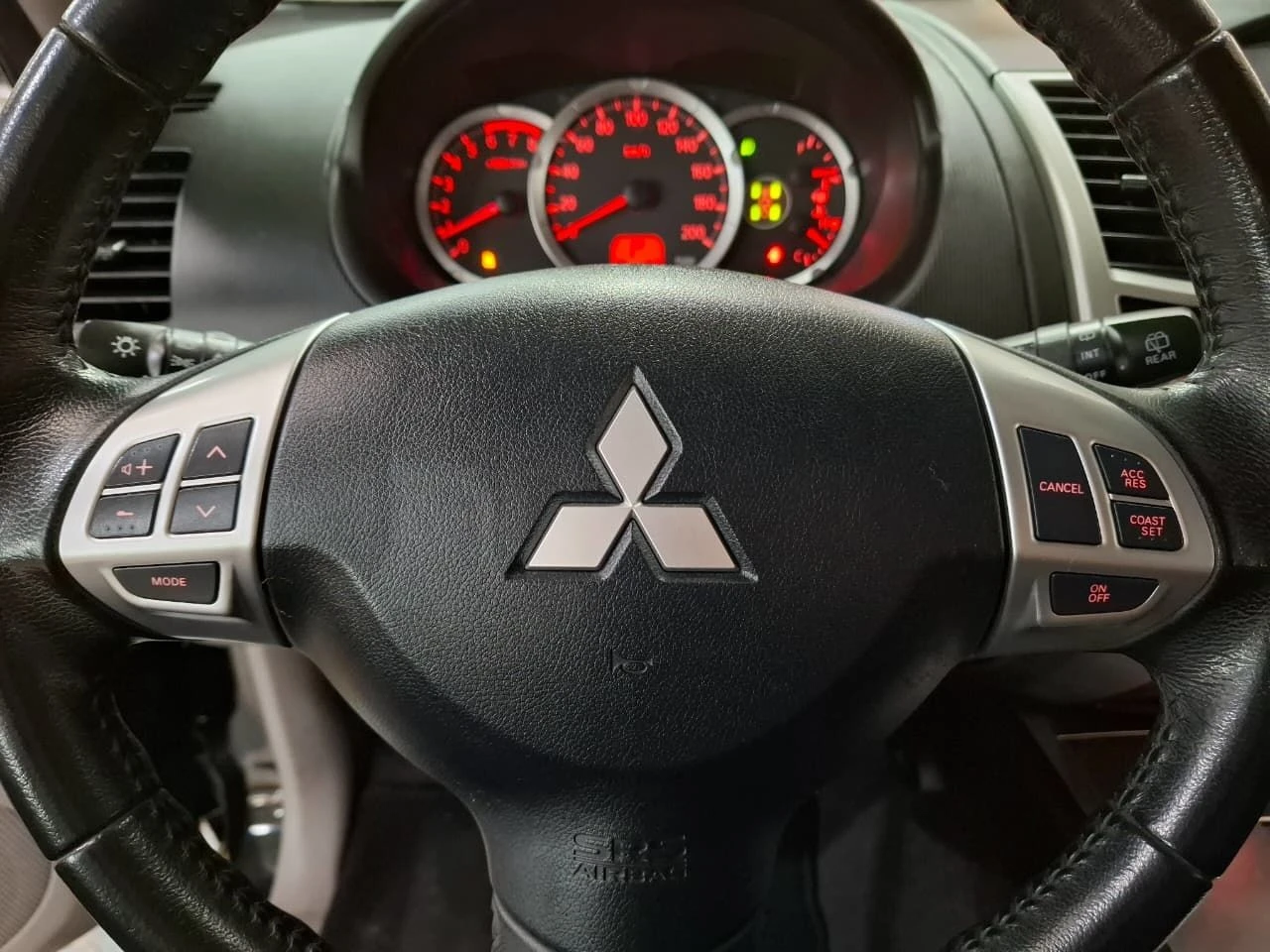 MITSUBISHI PAJERO DAKAR
