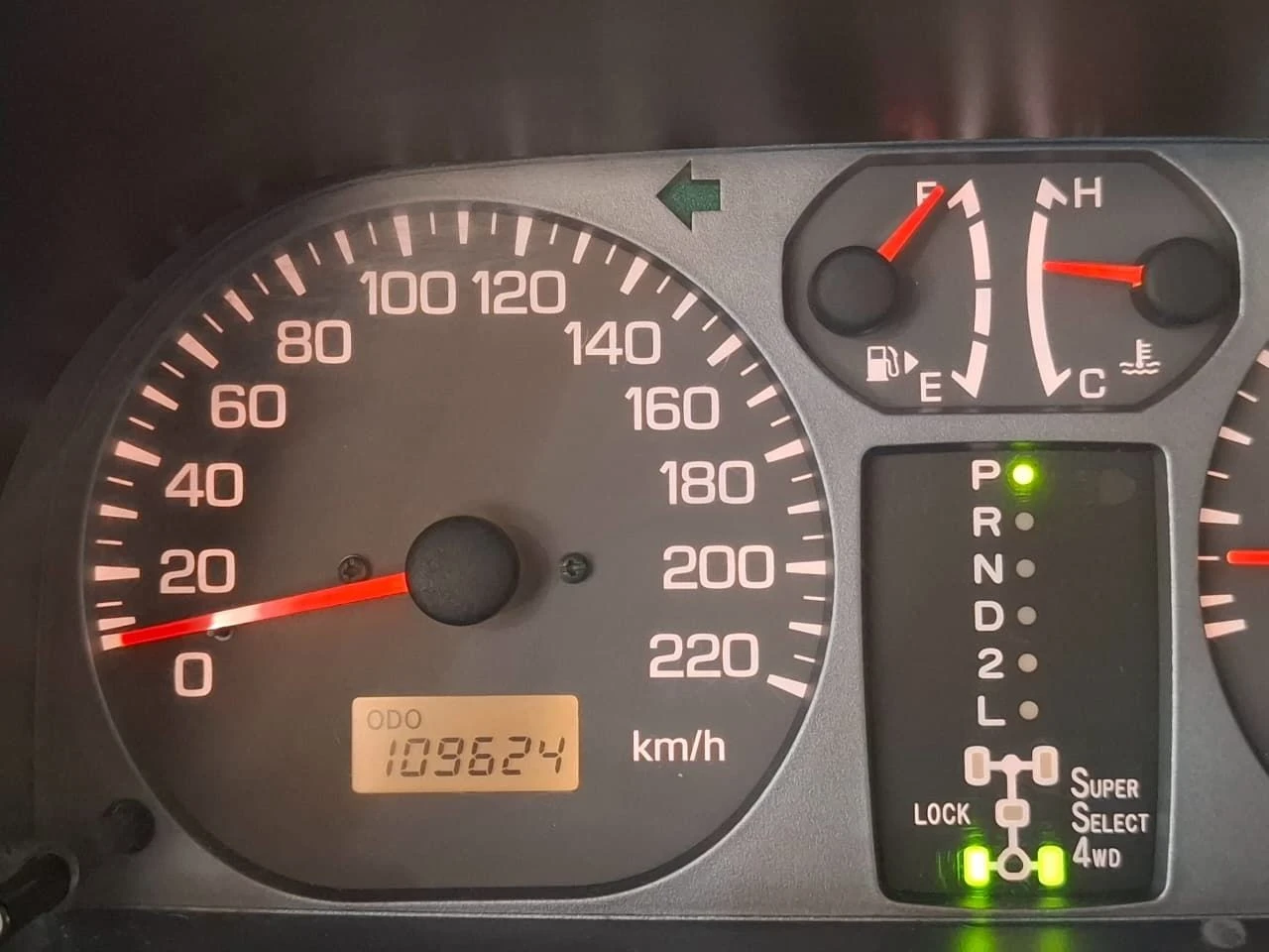 MITSUBISHI PAJERO TR4