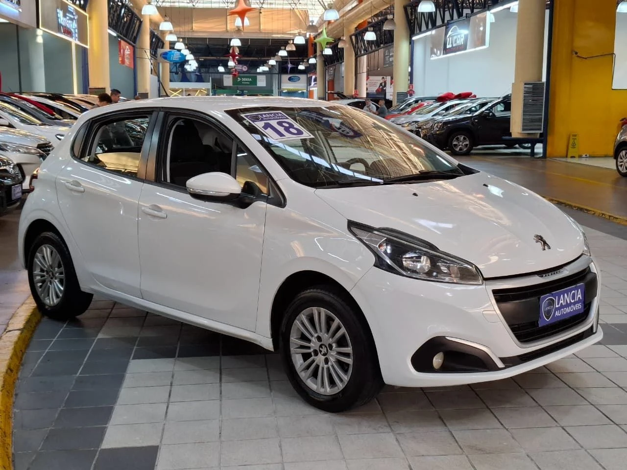 PEUGEOT 208