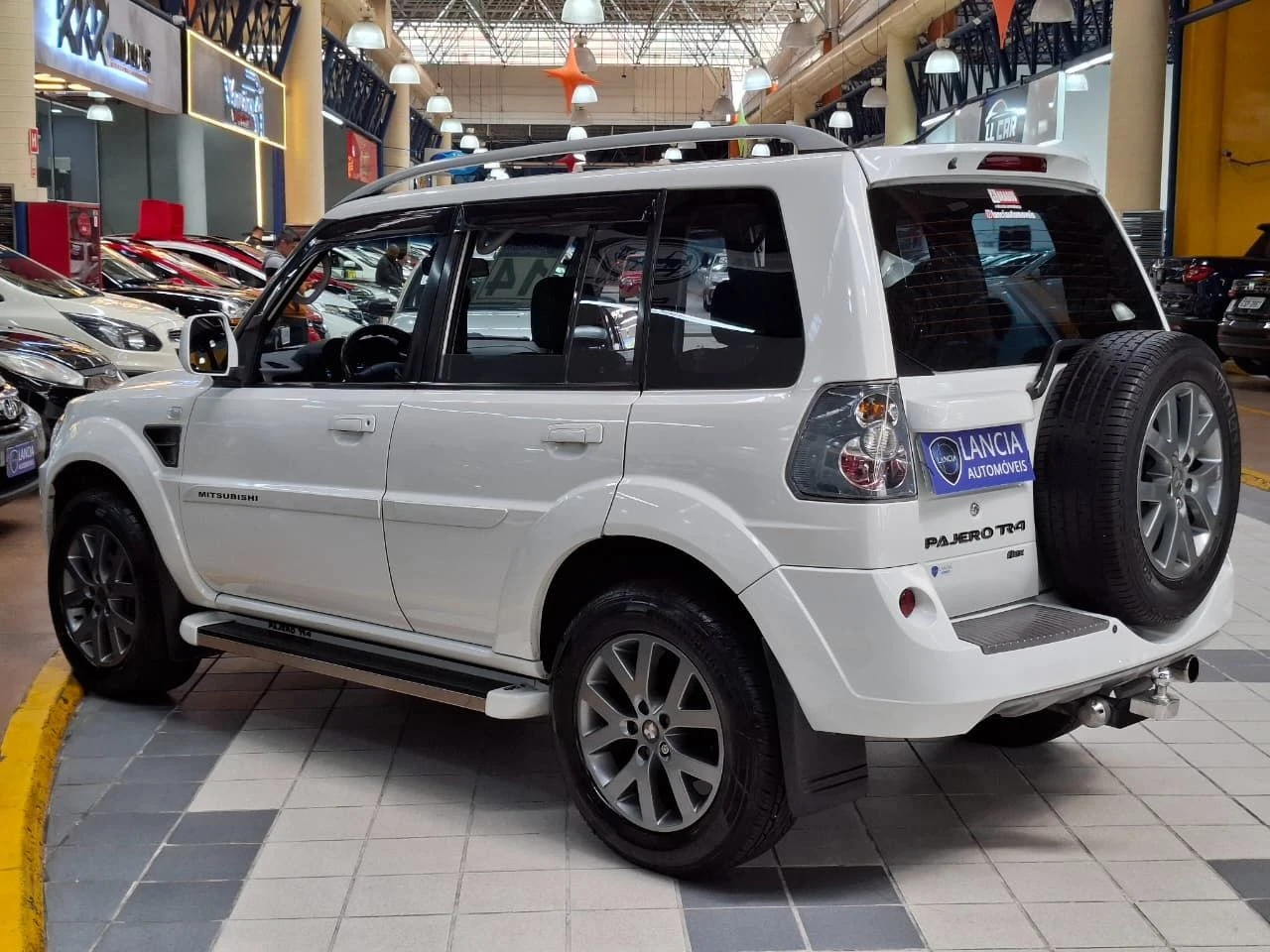 MITSUBISHI PAJERO TR4