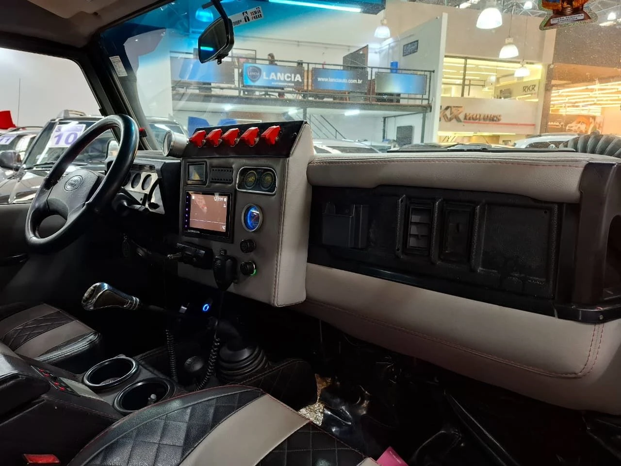 LAND ROVER DEFENDER