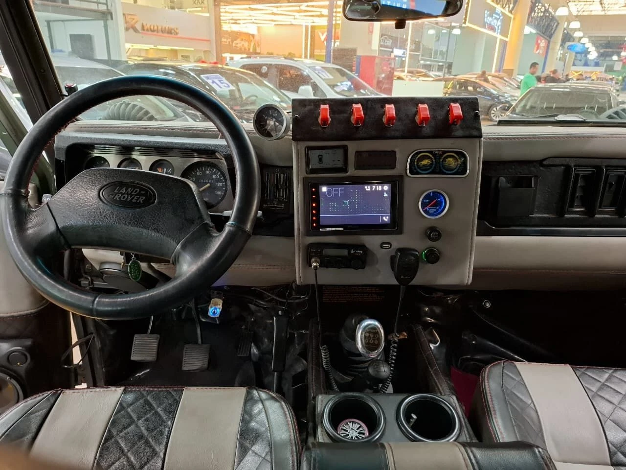 LAND ROVER DEFENDER